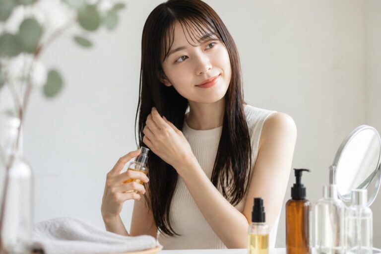 ヘアオイルの効果的な使い方は？髪型別の付け方も解説？